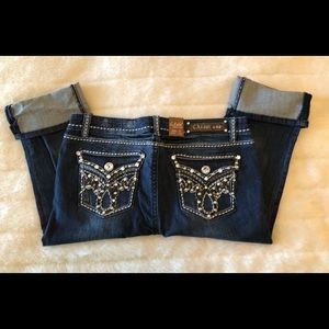 NWT! Distressed Embellished Crop Jeans By L.A. IDOL - Size 15